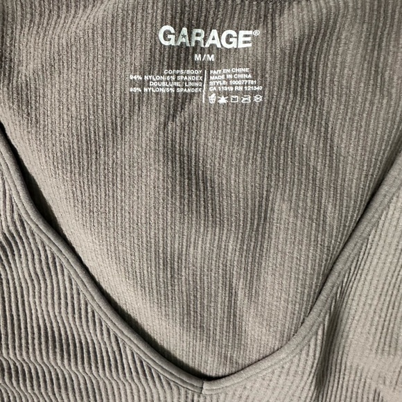 Garage, medium, brown cropped long sleeve - Picture 3 of 3